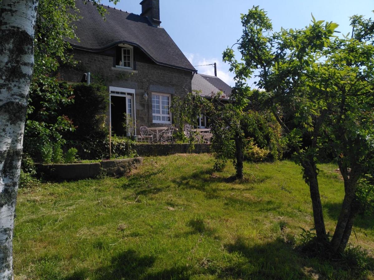 La Mancelliere De Montjoie Chambres D'Hotes Et Gites Saint-Michel-de-Montjoie Buitenkant foto